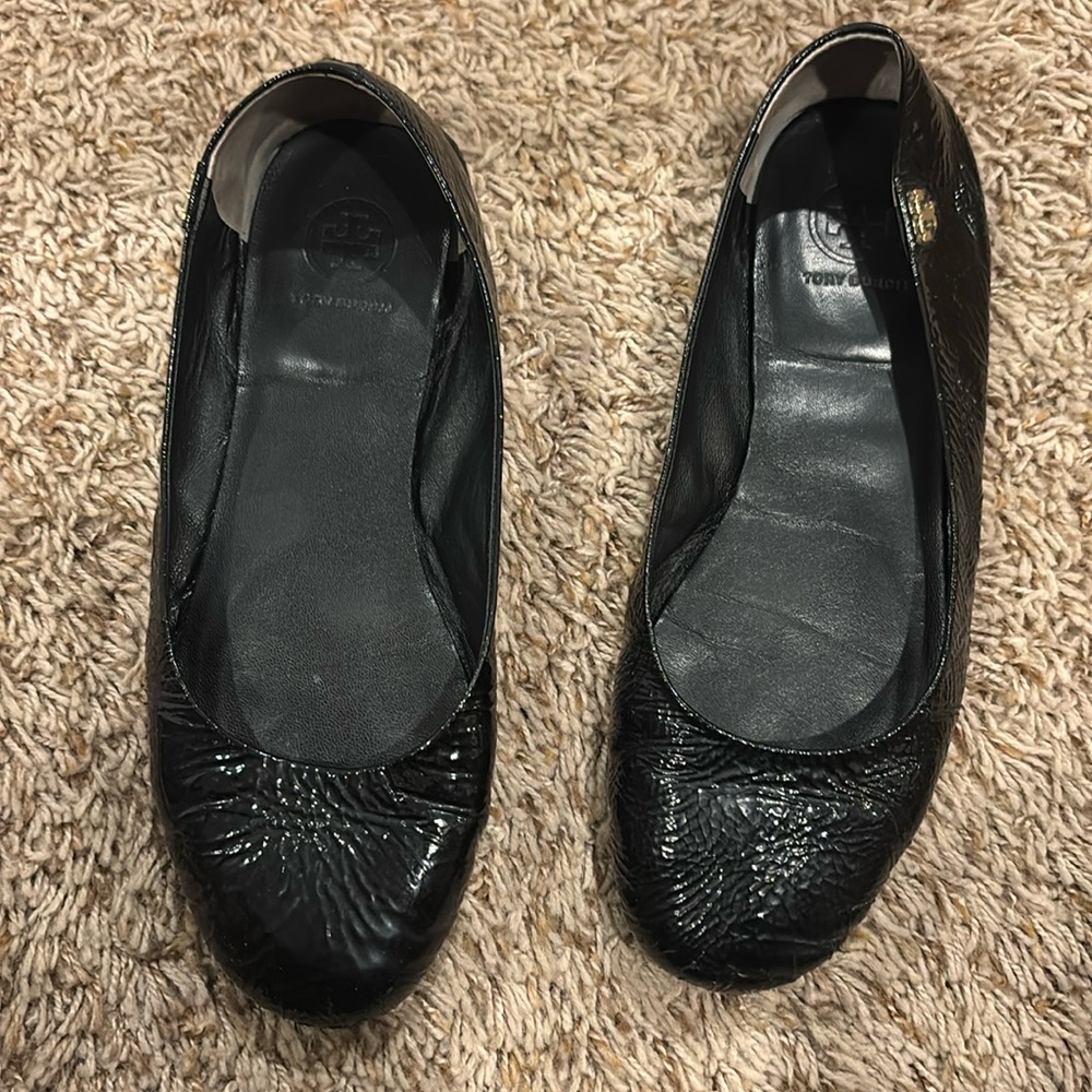 TORY BURCH Travel “T” Crinkle Ballet shoe #31158203 in black color Size 8.5 M